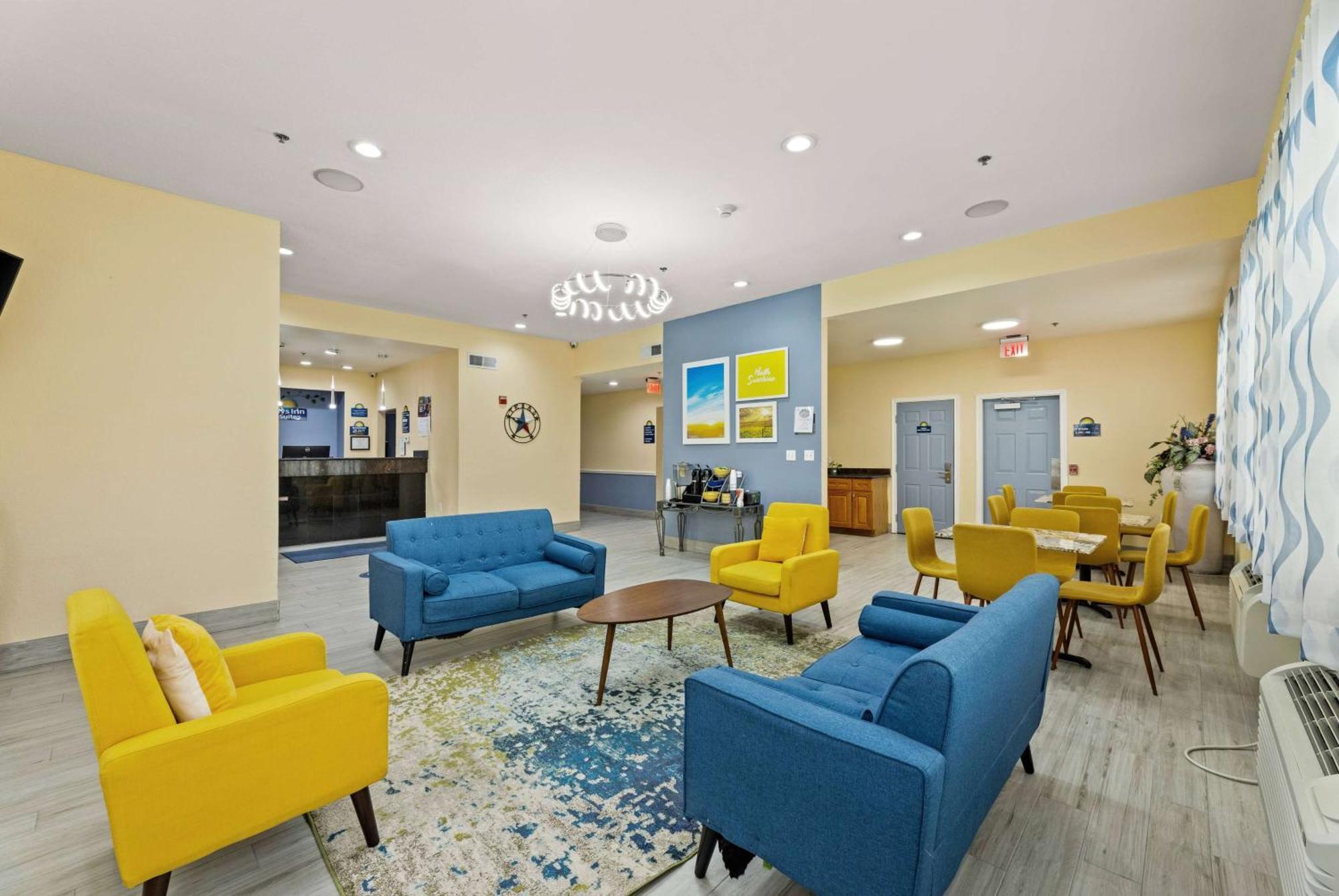 Days Inn & Suites By Wyndham Dfw Airport South-Euless Exterior photo